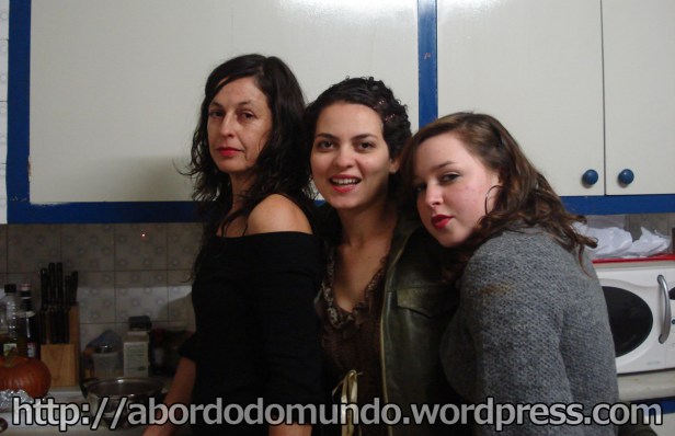 Con tia Brenda e Ananda, preparando algo delicioso para comer