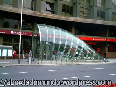 Saída do metrô em Bilbao