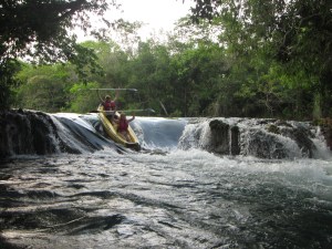 Há 3 quedas mais ou menos desse tamanho.