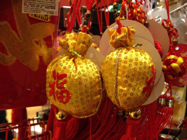 Muitos rituais e decoração envolvem o desejo de riqueza