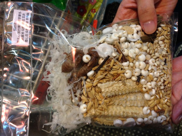 Vai um chazinho com inseto?