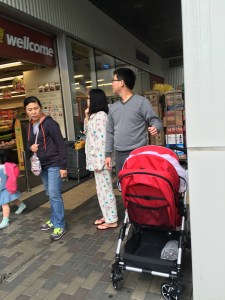 pijama na rua em Hong Kong- abordodomundo