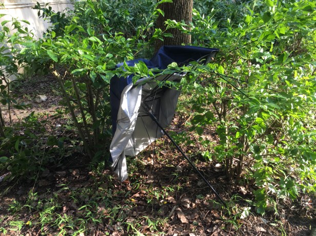 sombrinha-nao-segura-furacao-em-hong-kong-abordodomundo